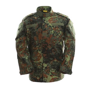 Uniforma Flecktarn