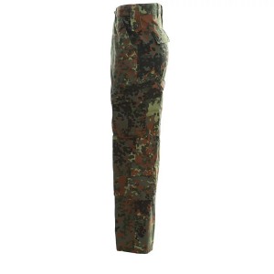 Uniforma Flecktarn