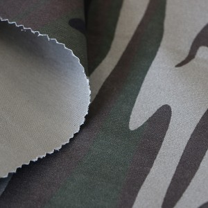 Geborstelde camouflagestof voor vrijetijdskleding