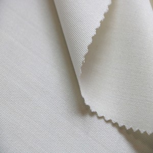 Na zakázku vyrobená vlněná česaná tkanina