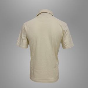 カジュアルな白いコットン T シャツ